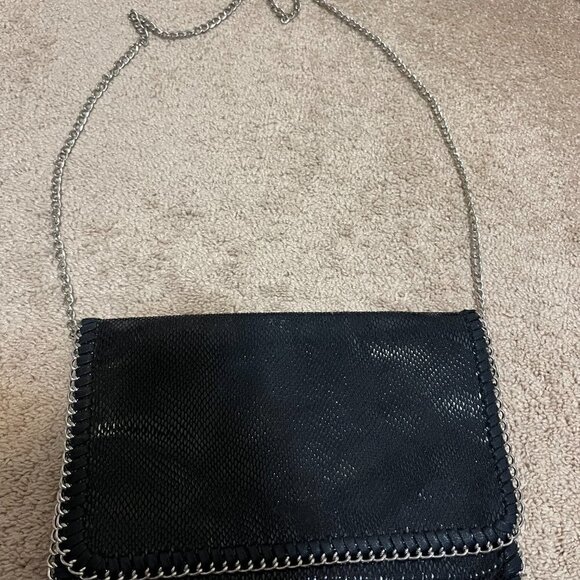 PHASE 3 Clutch NWOT Black w Silver Shoulder Chain - Picture 4 of 6